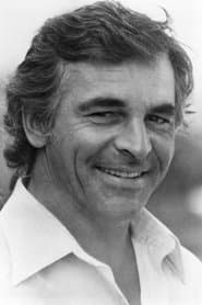 Donnelly Rhodes dans le rôle de Macon