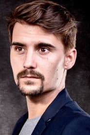 Antony Arandia dans le rôle de Peter