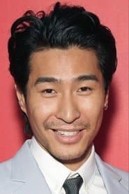 Chris Pang في دور Casimir Suslowicz