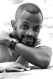 Michael Wawuyo Jr. dans le rôle de The Dad