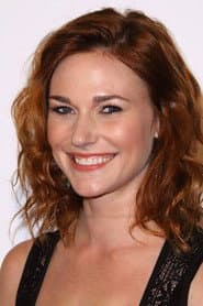 Erin Breen dans le rôle de Doreen