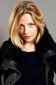 Laura Sépul dans le rôle de Sylvie