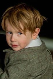 Misha Handley dans le rôle de Joseph Kipps