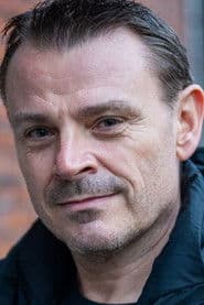 Kim Sønderholm dans le rôle de Carl / Richard / Martin