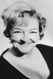 Beryl Reid في دور Miss Pringle