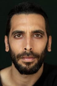 Mário Oliveira as Carlos
