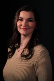 Tess Nottlemann as Jo