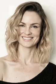 Carolina Kasting dans le rôle de Julieta
