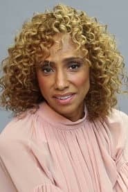 Liza Cruzat dans le rôle de Dara's Friend #1