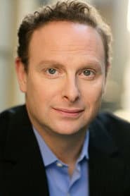 Jake Broder dans le rôle de 1st Assistant Director