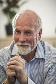 Tony Manders في دور Survivor