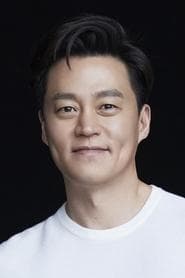 Lee Seo-jin dans le rôle de Lee Dong-jin