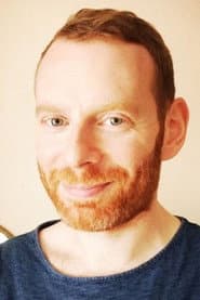 Arthur Cahn dans le rôle de Léo