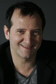 Philippe Uchan as Éponge, the lock keeper