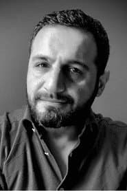 Samimi Farhad as Polis