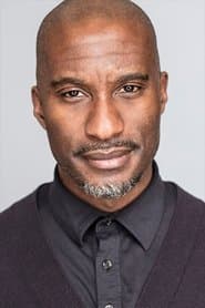 Clint Dyer في دور Hierax-Parabolano