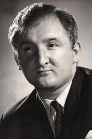 Ronald Fraser في دور Dr. Longet