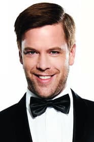 Tom Gaebel في دور Singer