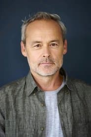 Marcel Hensema dans le rôle de Ward