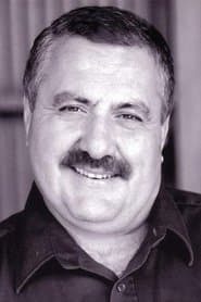 Peter Siragusa dans le rôle de Bruton (voice)