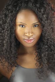 Nia Warren dans le rôle de Afia