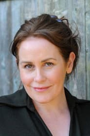 Moya Farrelly as Fiona Flynn