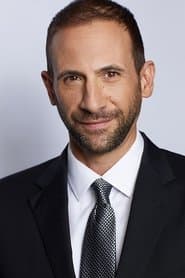 Bernardo de Paula dans le rôle de Carnival Barker / Blue Sentry (voice)