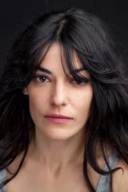 Goize Blanco as Arantza