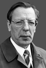Jean Bouise في دور Uncle Louis