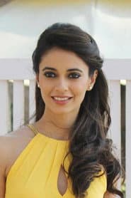 Ayesha Khanna في دور Meera