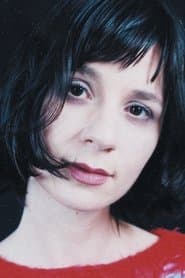 Eszter Balint في دور Marie