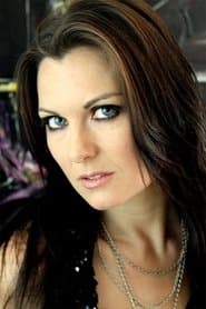 Katarina Leigh Waters dans le rôle de Simona