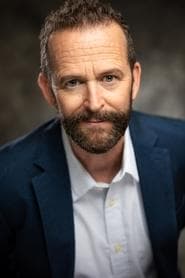 Shawn Macdonald في دور Principal Deedle
