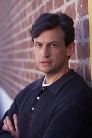Peter Frechette dans le rôle de Louis DiMucci