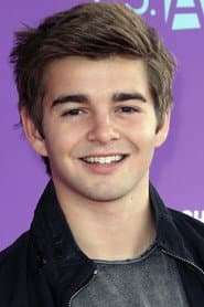 Jack Griffo dans le rôle de Max Thunderman