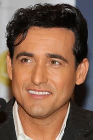 Carlos Marín في دور Singer