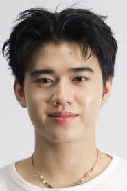 ปัณณวิชญ์ พัฒนศิริ dans le rôle de Novice Breeze