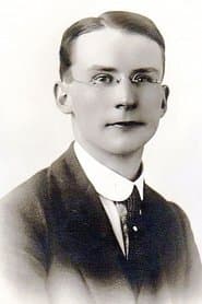 Herbert Evans dans le rôle de Restaurant Manager (uncredited)