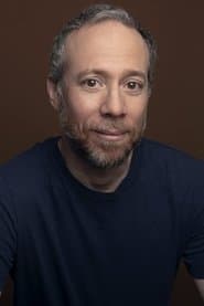 Kevin Sussman dans le rôle de Mac Bailey