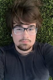 Brady Finch dans le rôle de Police Man