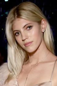 Devon Windsor dans le rôle de Jill
