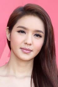 官恩娜 dans le rôle de Policewoman