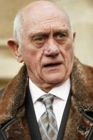 John Bardon dans le rôle de Mr Moorhouse