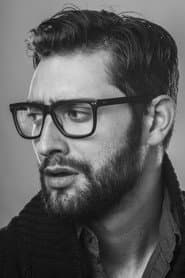 Zach DuFault dans le rôle de Michael Vega
