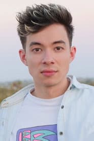 Motoki Maxted dans le rôle de Jax