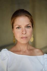 Luise Helm as Elisa Kühne (voice)