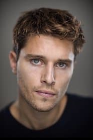 Ronen Rubinstein في دور Mike