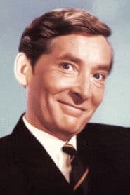 Kenneth Williams في دور Private James Bailey