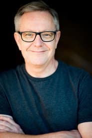 Jonathan Biggins في دور Sgt. Steve