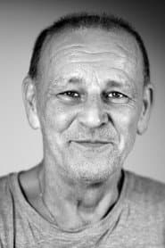 Andrei Finti dans le rôle de Alex' Father